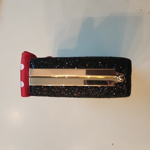 Kate Spade Disney Minnie Mouse bow clasp clutch